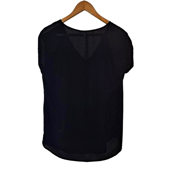 JAPNA Black Sleeveless V Neck Lightweight Blouse Size Medium - Picture 1 of 4